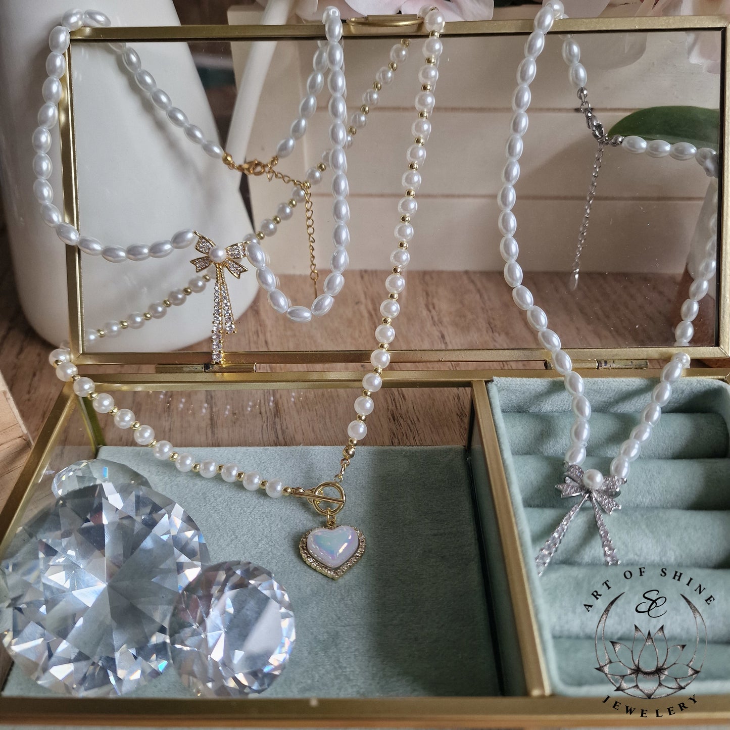 Perls with Bow Art of Shine