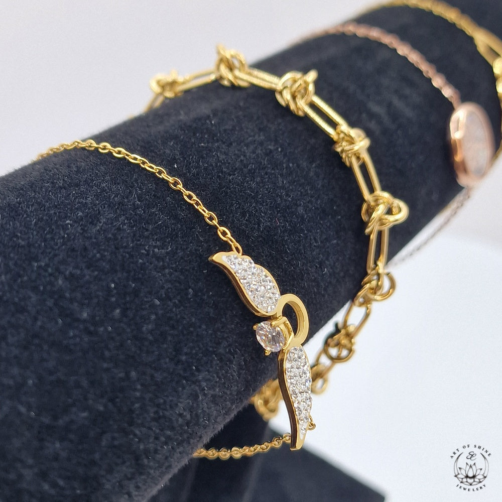Bracelet with Solitaire Ring and Wings