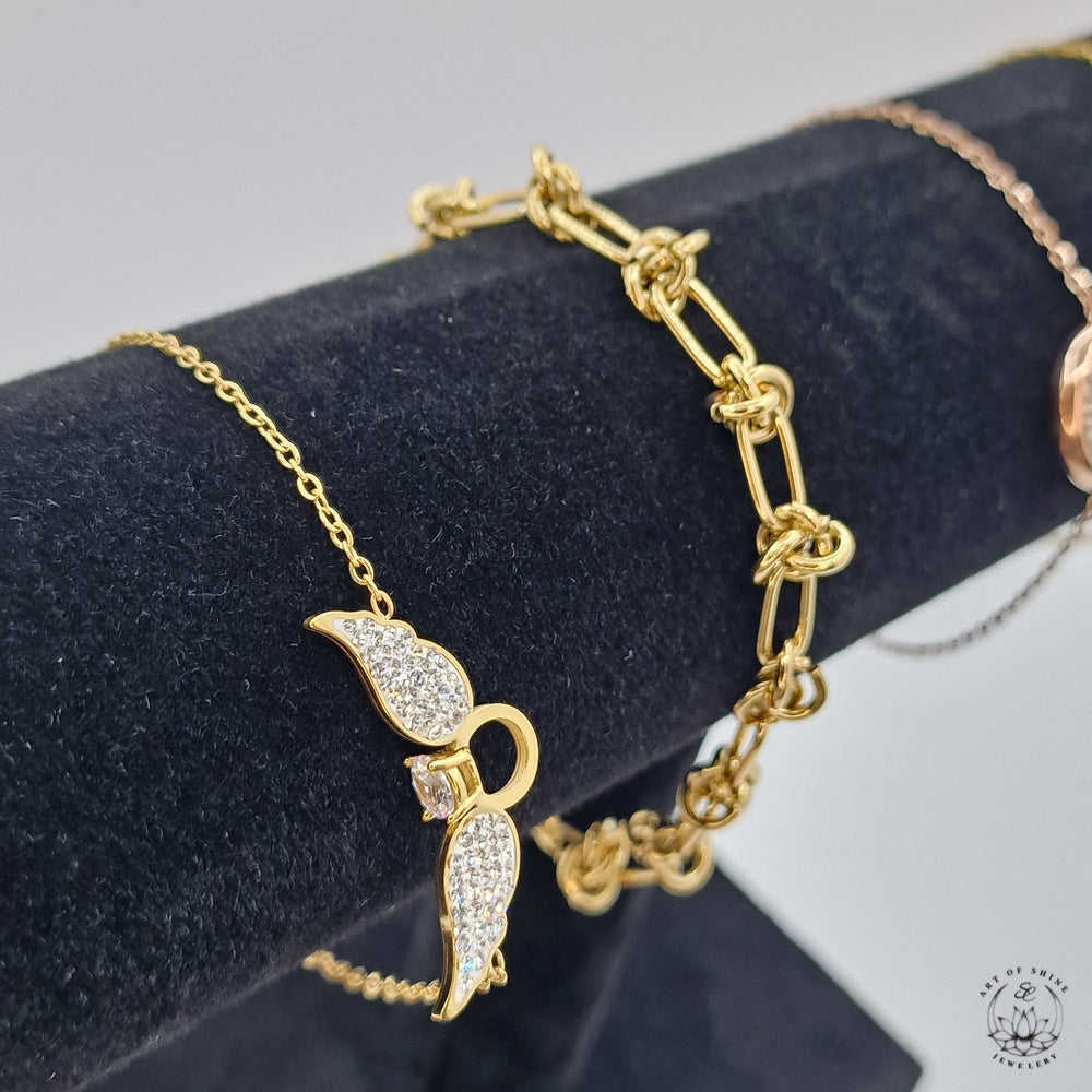 Bracelet with Solitaire Ring and Wings