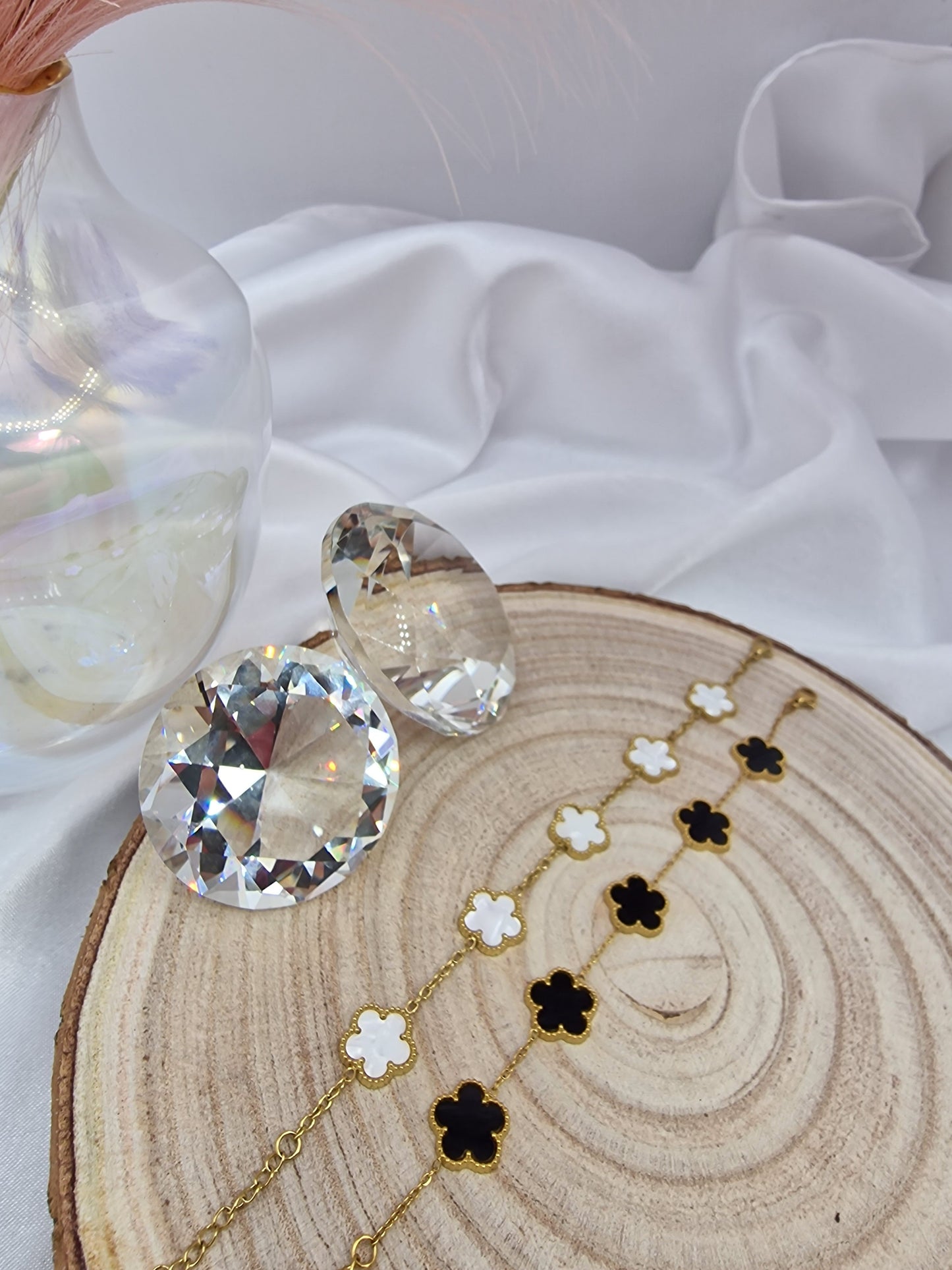 Fortune Cinquefoil Jewelry: Five Clover Bracelet - Monochrome & Gold Edition Art of Shine