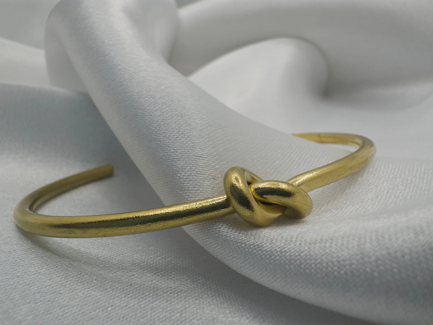 The Rigid Knot Bracelet Art of Shine