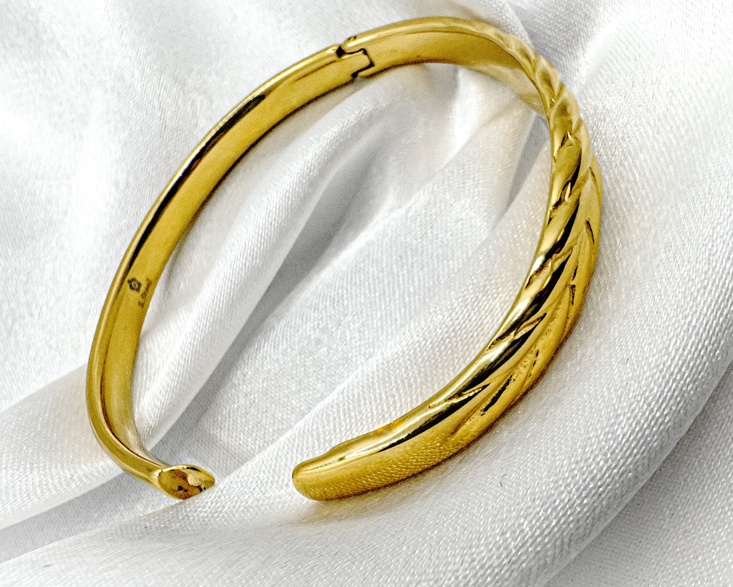 The Leaf Bangle Art of Shine
