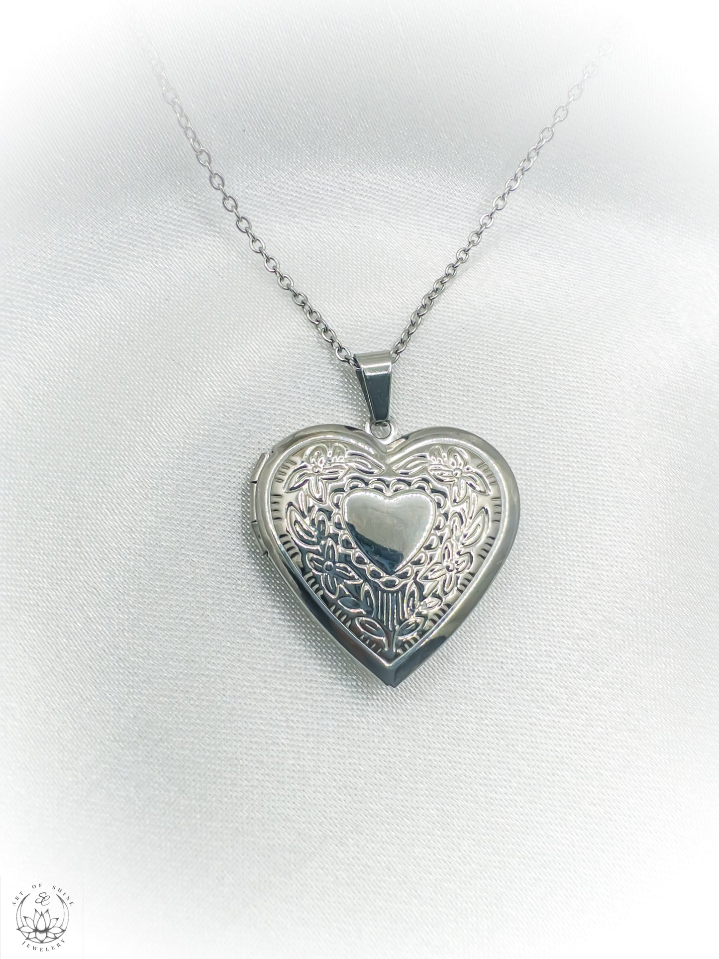 The Vintage Heart Locket