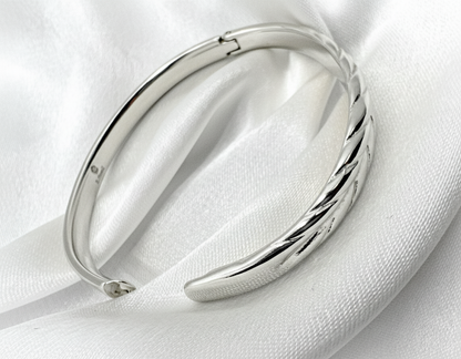 The Leaf Bangle Art of Shine