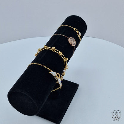 Bracelet with Solitaire Ring and Wings